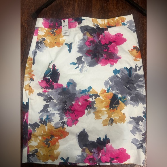 Express Skirt / NWT  Express High Waisted Floral Pencil Skirt Sz: 6 Pink Grey - Picture 2 of 10